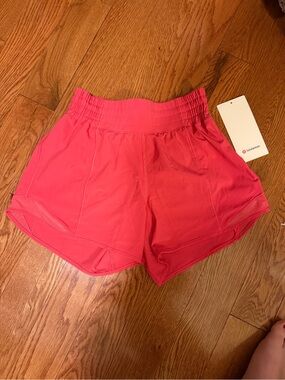 Lululemon high rise hotty hot shorts